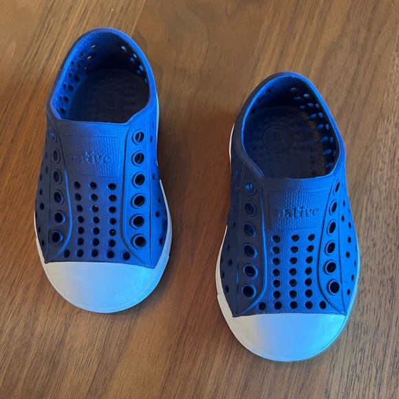 Native - Jefferson Slip-ons - Picture 4 of 4